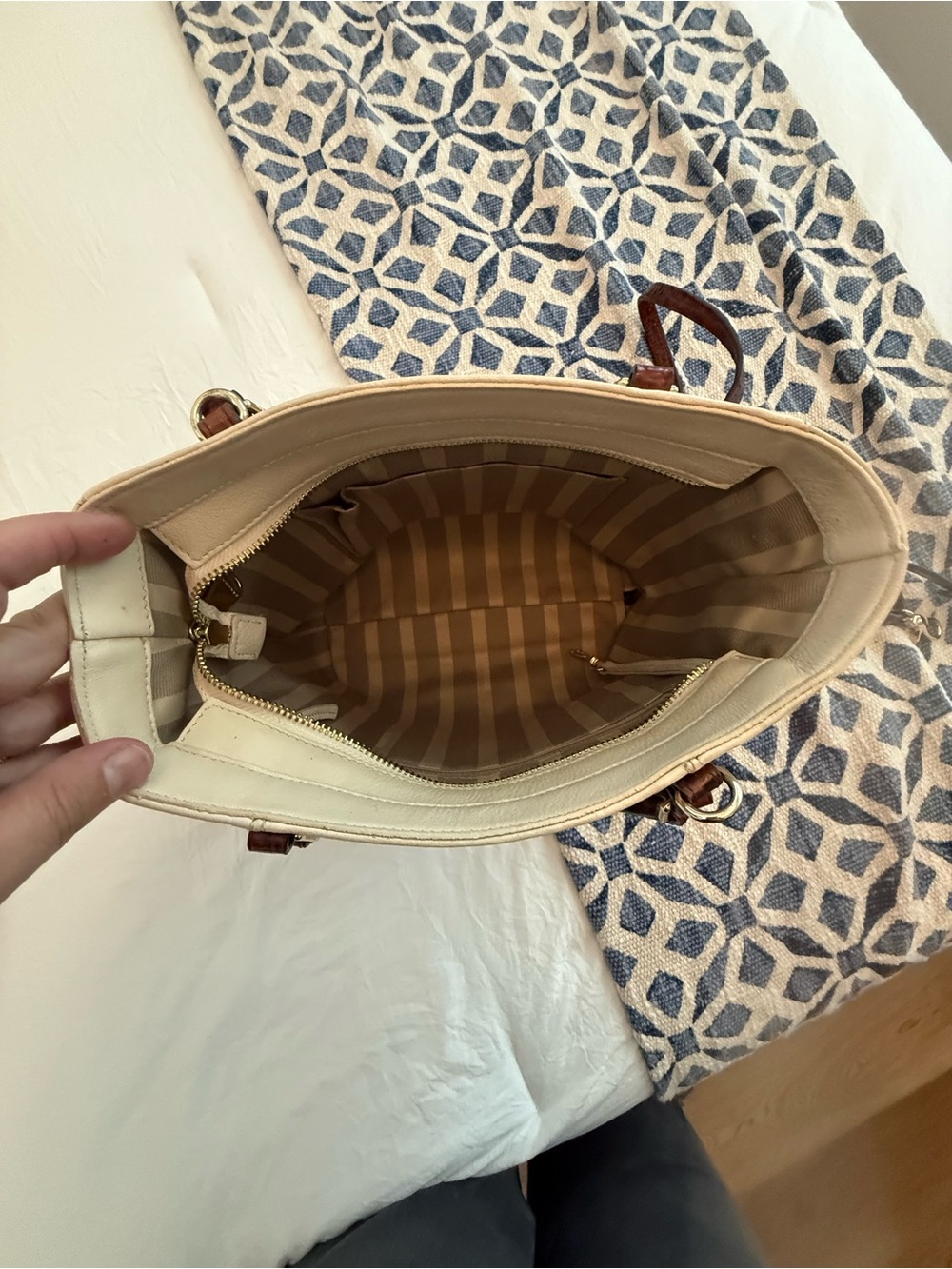 Brahmin Cream Pebbled Leather Tote with Dark Brown Straps - Picture 4 of 7